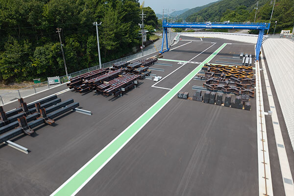 福山工場 製品ストックヤードの写真